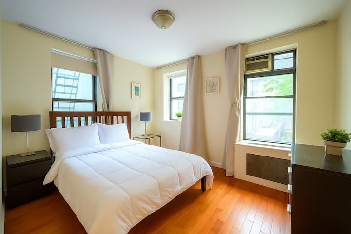 Elegant Upper East Side 2 Bedroom Apartment - Manhattan, NY