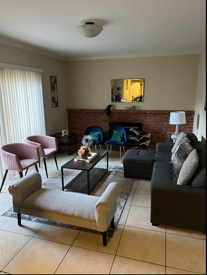 "Luxury: 4b/3b With Dual Ensuites, Parking, Wifi" - San Jose, CA