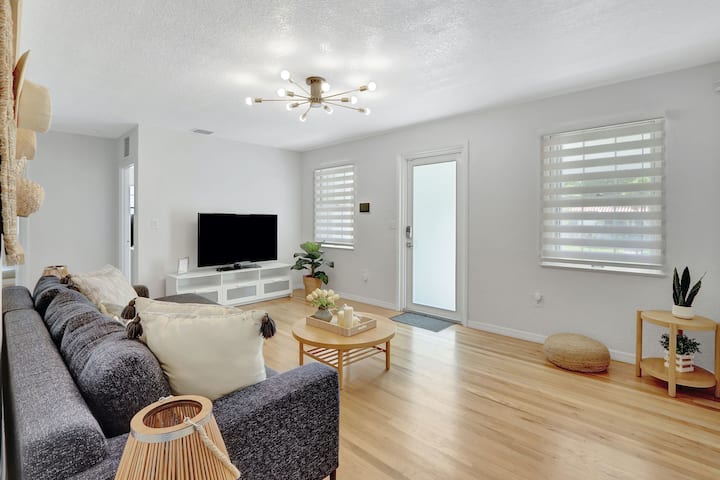 Cozy House,  Perfect Central Location - Miami International Airport (MIA)