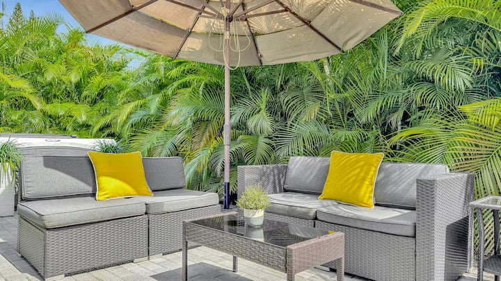 Cozy House,  Perfect Central Location - Coral Gables, FL