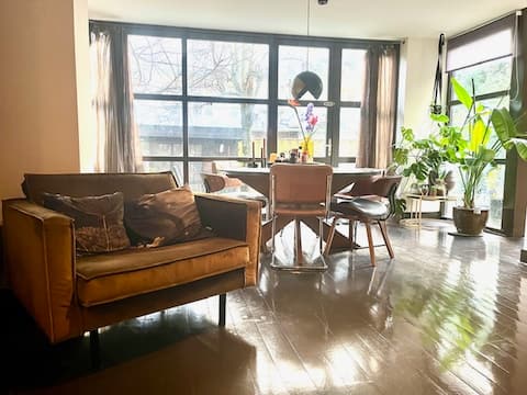 Top performing Airbnb: Complete house (garden) close to centre and "Pijp" in Scheldebuurt