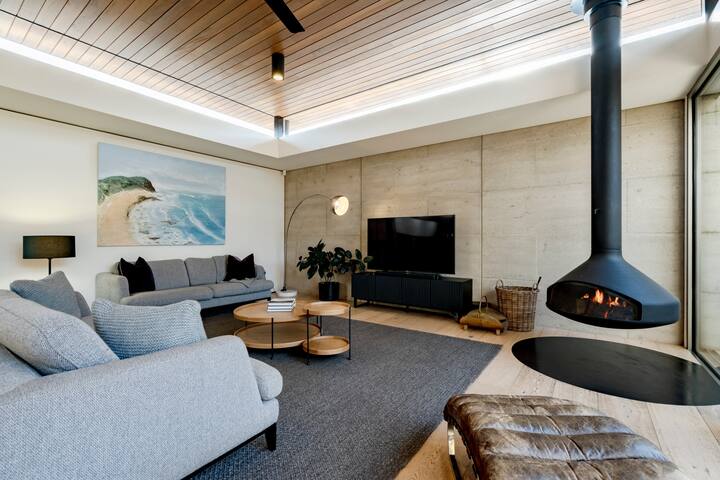 Bluff House – Book Now for Summer 2026