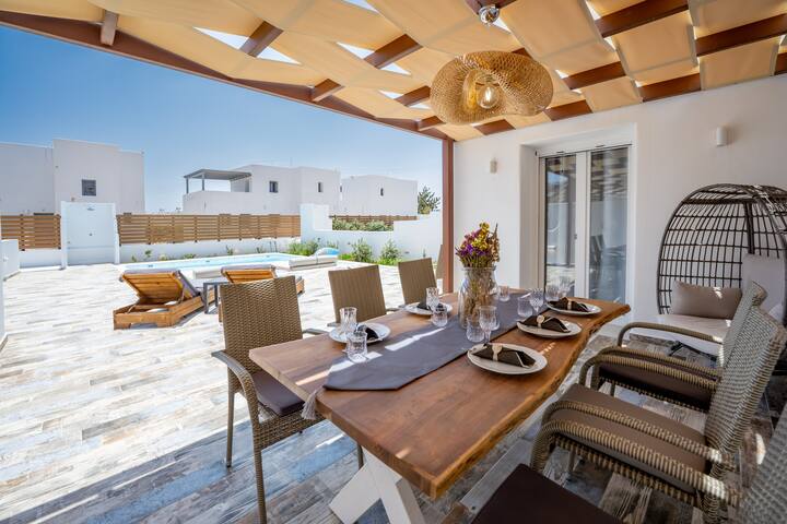Naxos Plaka villa with private pool & breakfast