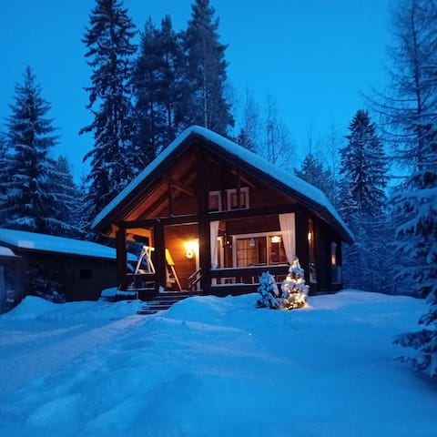 Mökki  maaseudulla (no public transport)