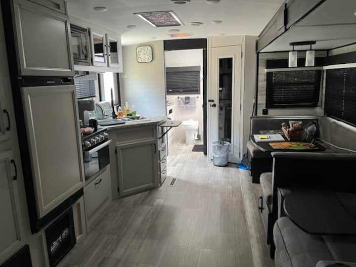 The Glamper Camper - Luxurious Bungalow - Tallahassee, FL