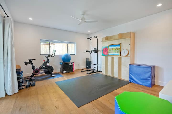 Home gym with queen-sized Murphy Bed - please let us know if you plan to use the bed and we can set it up for you! 
