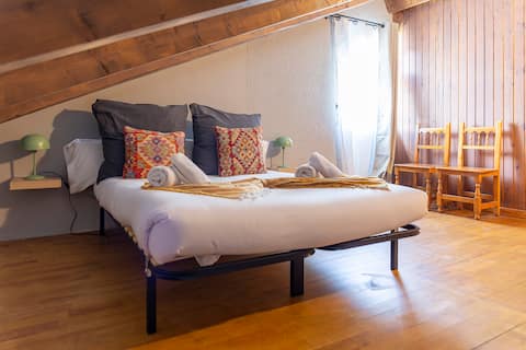 Ideal duplex apartment with sunshine & parking