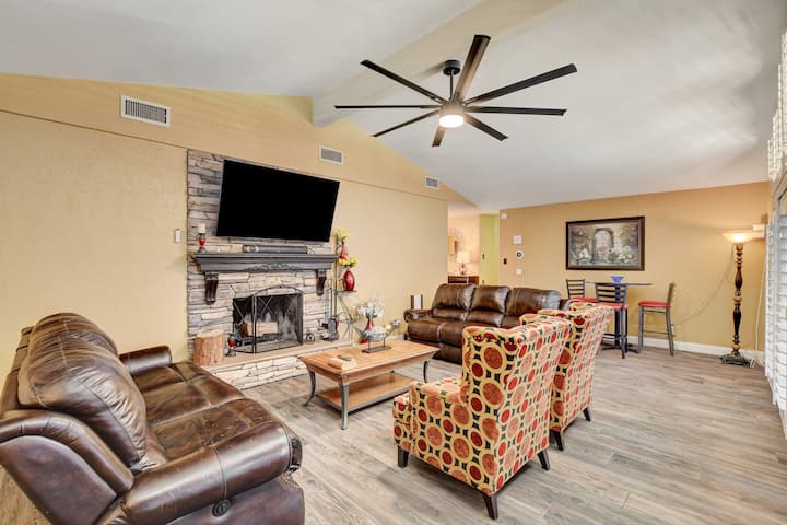 Woonkamer, veel zitplaatsen, slimme 65inch tv met Netflix en Prime