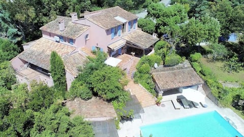 Large air-conditioned property Prox Beach Tennis Golf