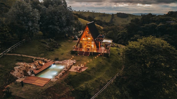 Fantastic chalet with private pool and bathtub