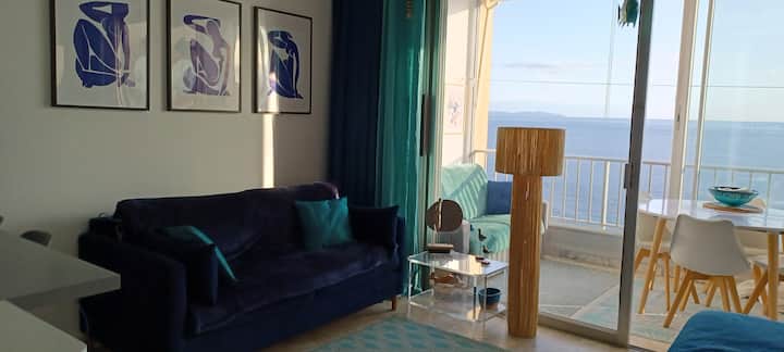 Დასასვენებელი სივრცე და ვერანდის ტერასის ხედი 