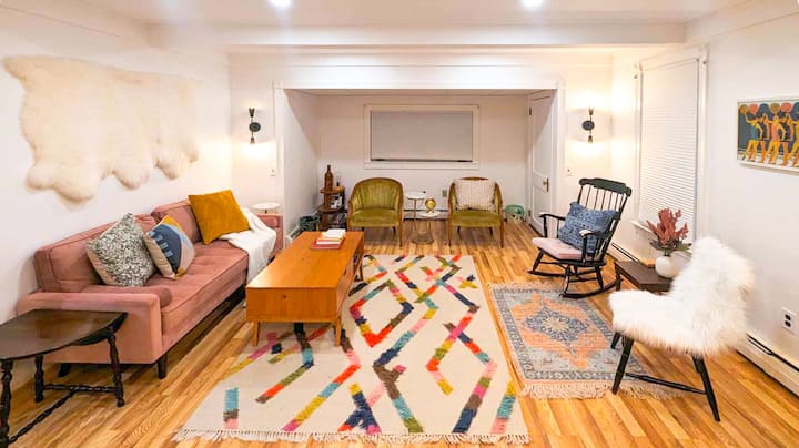 Central Haus (Cozy Group Getaway) - North Adams, MA