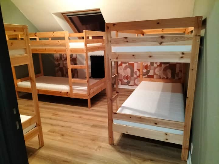 Საძინებელი 3 : 6 ორსართულიანი საწოლი 90*190