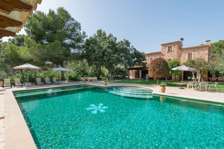 VILLA SESPIGA CON PISCINA EN PORTO COLOM