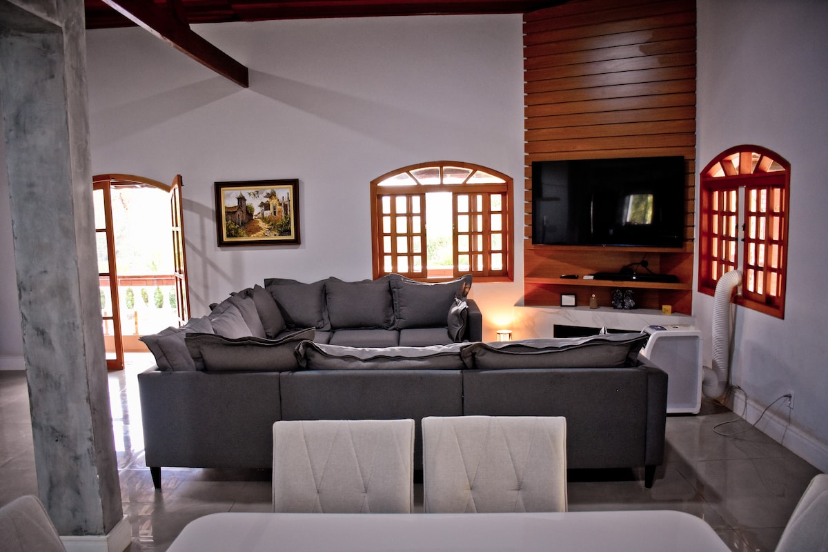 Top Airbnb: House in a gated community with a large structure em Porto Feliz