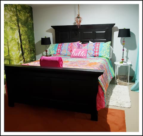 Vibrant Studio Suite Spa Essentials Private Clean!