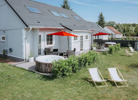 Leistungsstarkes Airbnb: Vacation home Mila 6 / Overlooking the Achterwasser in Lütow