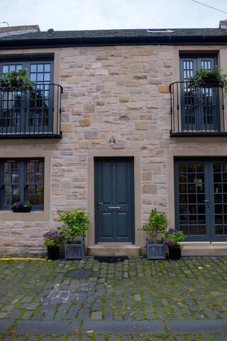 Mews cottage city centre gallery image 4