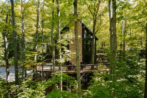 Chalet | Schuss Mo | Ski Shanty Creek | Pool