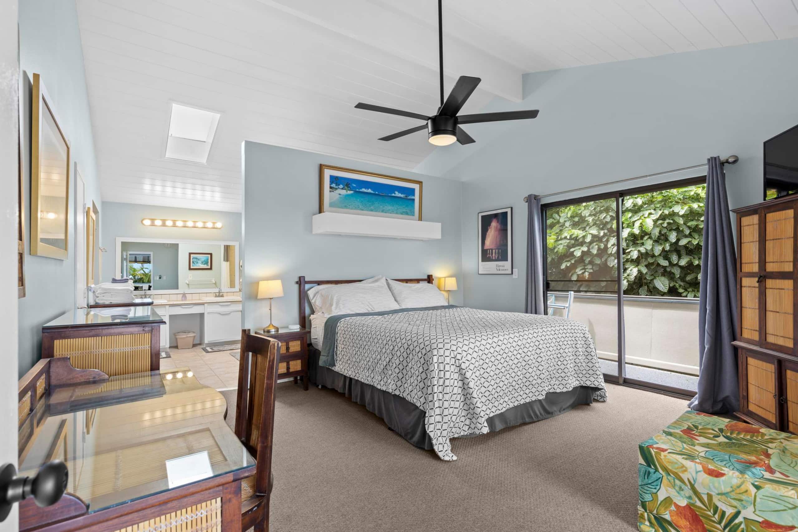 Home in Kailua-Kona · ★4.67 · 4 bedrooms · 7 beds · 4.5 private baths - Image 15