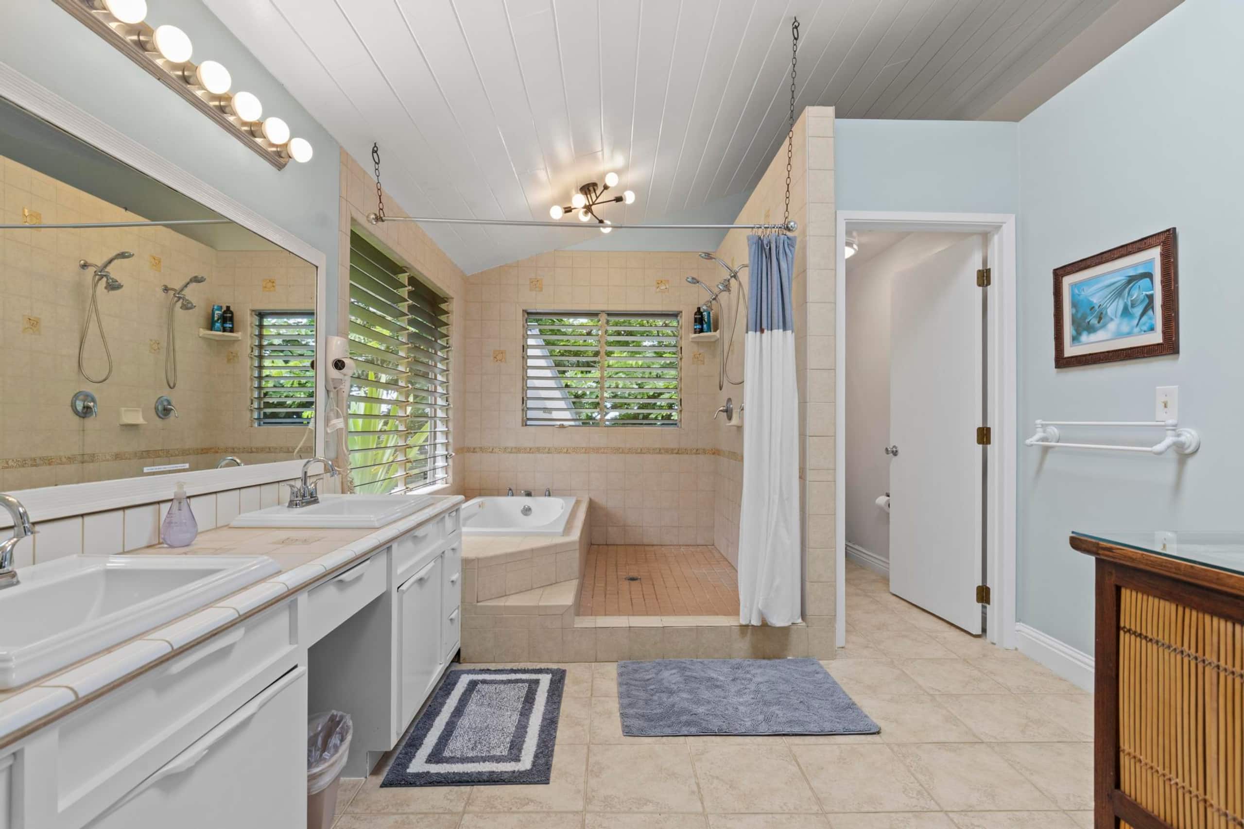 Home in Kailua-Kona · ★4.67 · 4 bedrooms · 7 beds · 4.5 private baths - Image 24