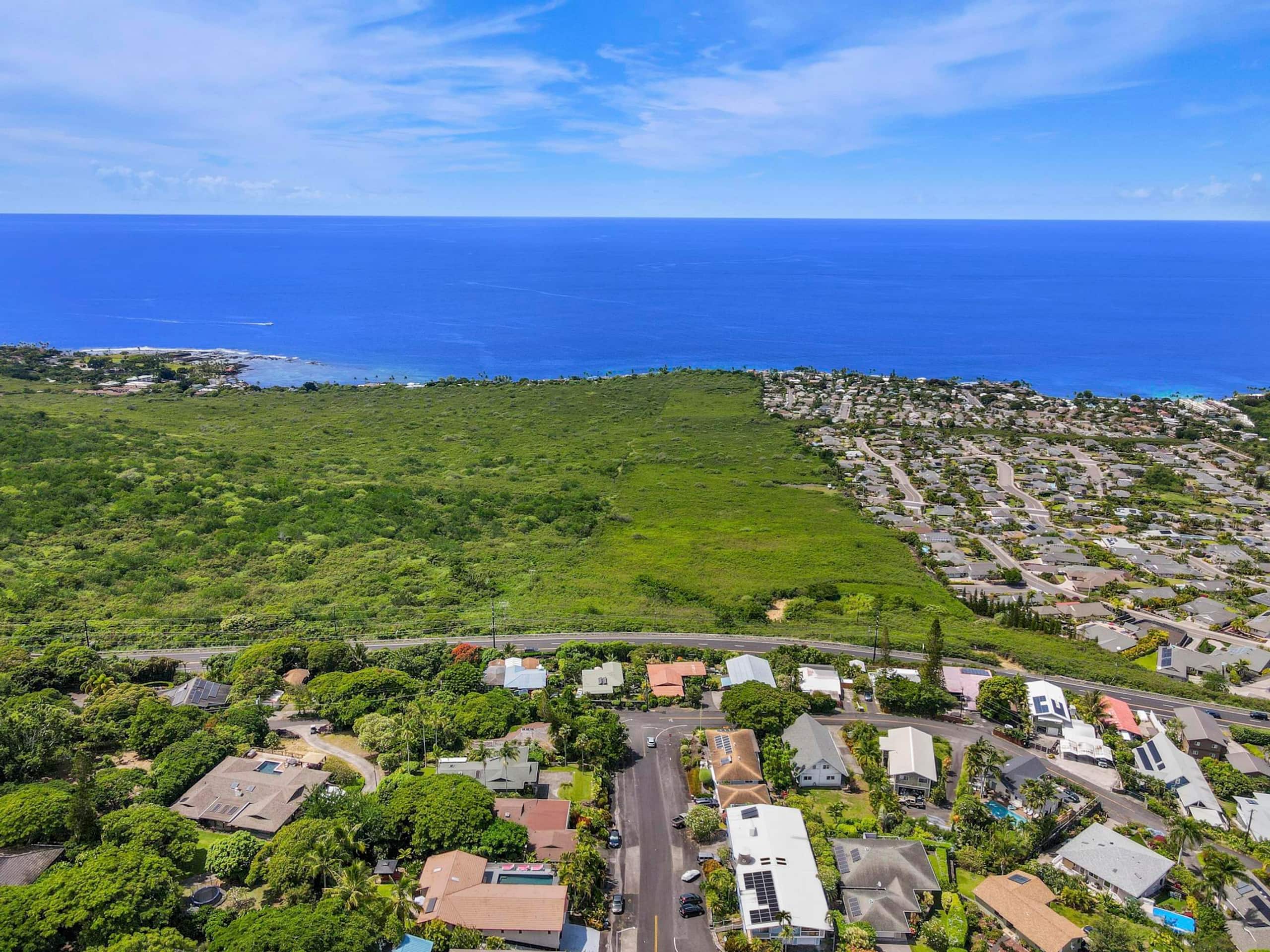 Home in Kailua-Kona · ★4.67 · 4 bedrooms · 7 beds · 4.5 private baths - Image 46