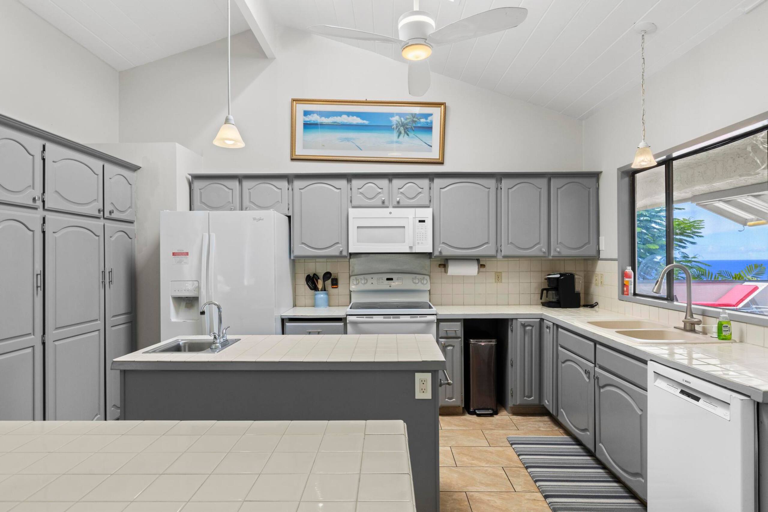 Home in Kailua-Kona · ★4.67 · 4 bedrooms · 7 beds · 4.5 private baths - Image 9