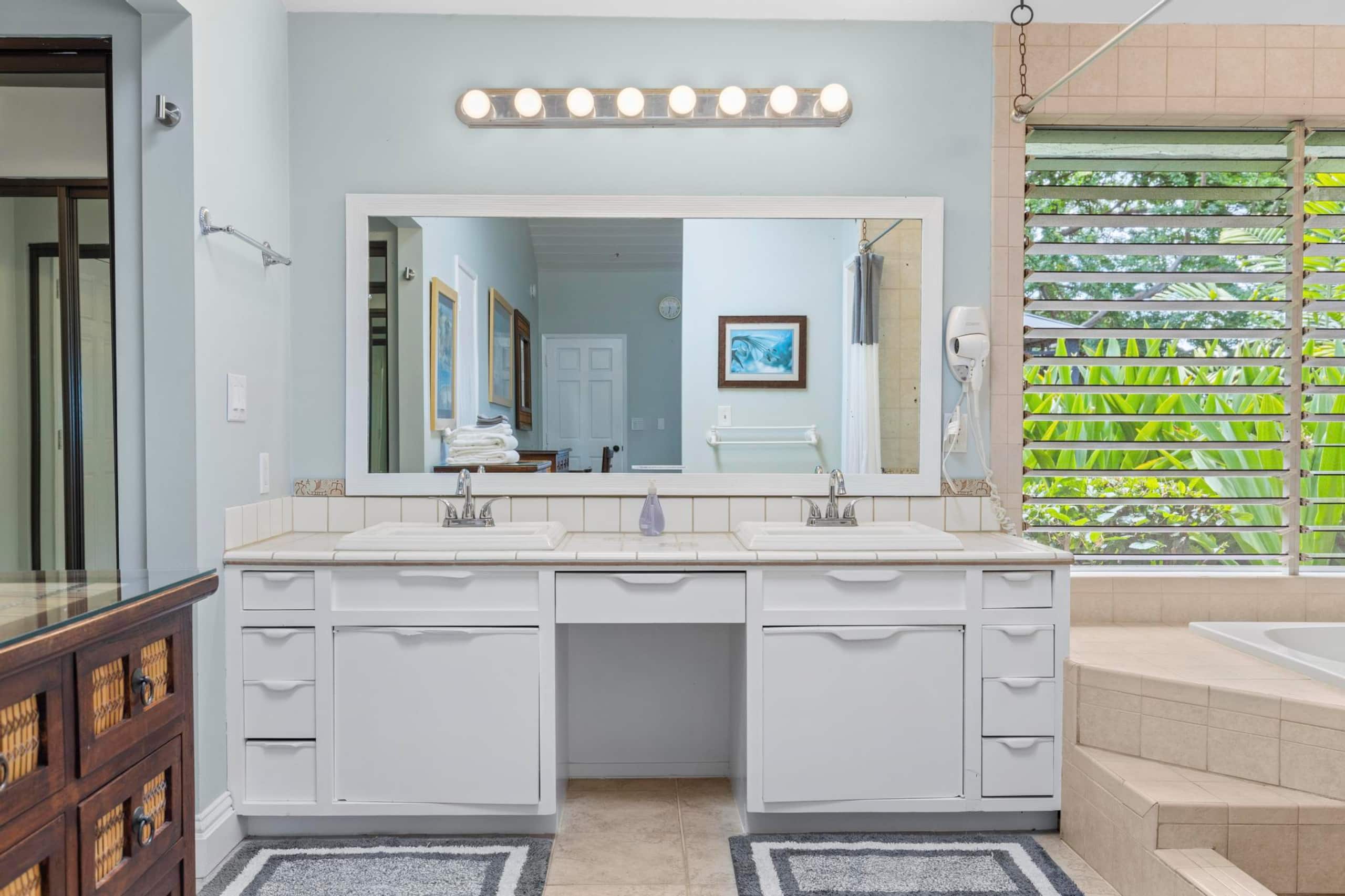 Home in Kailua-Kona · ★4.67 · 4 bedrooms · 7 beds · 4.5 private baths - Image 23
