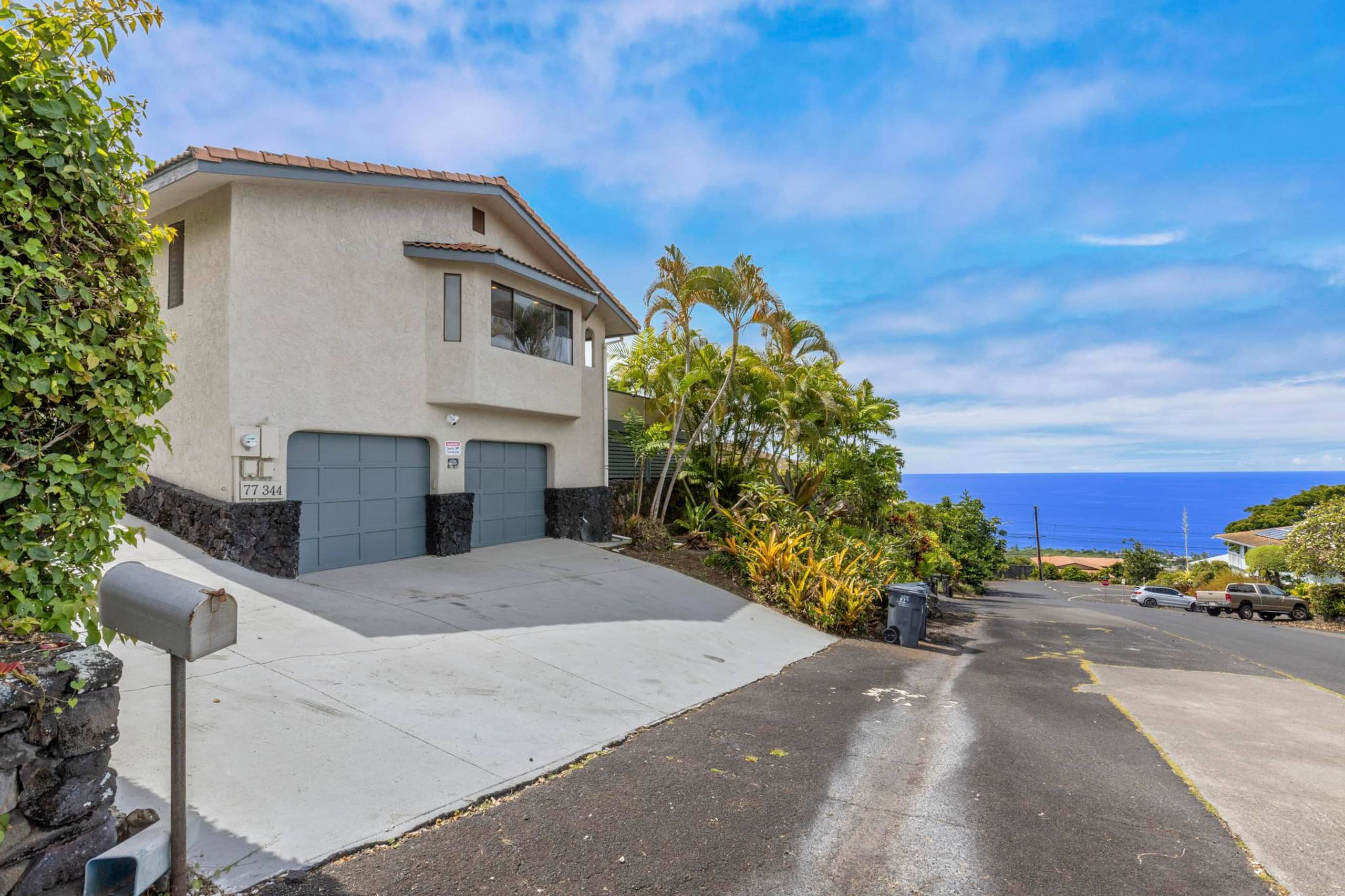 Home in Kailua-Kona · ★4.67 · 4 bedrooms · 7 beds · 4.5 private baths - Image 40