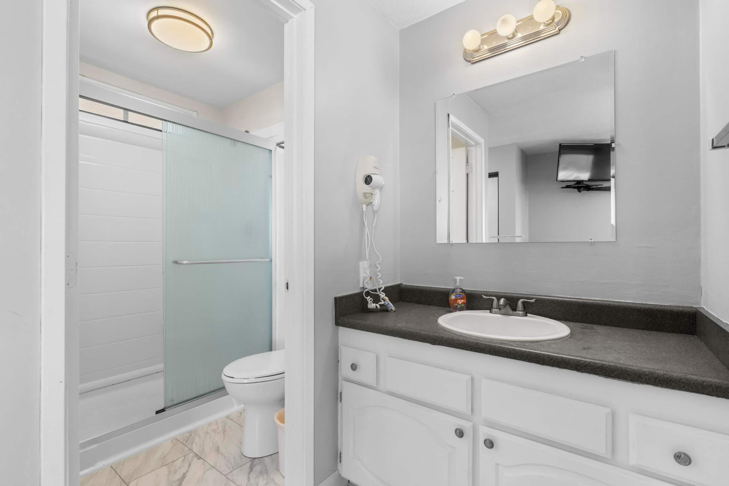 Home in Kailua-Kona · ★4.67 · 4 bedrooms · 7 beds · 4.5 private baths - Image 31