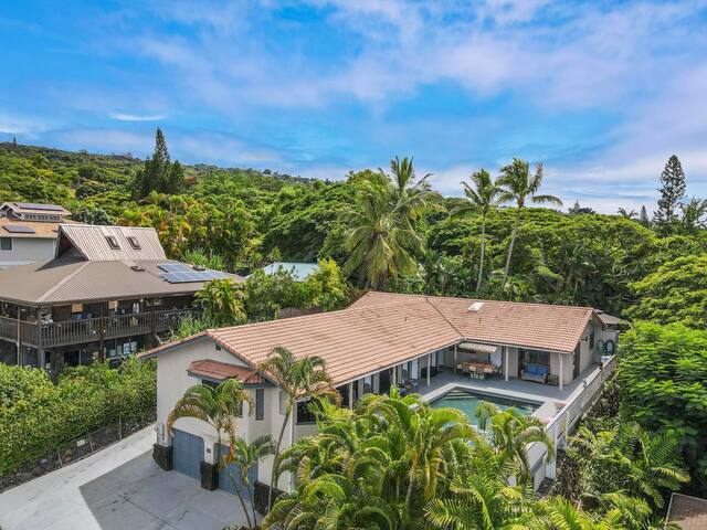 Private Pool & Hot Tub, Breathtaking Ocean Views! gallery image 4