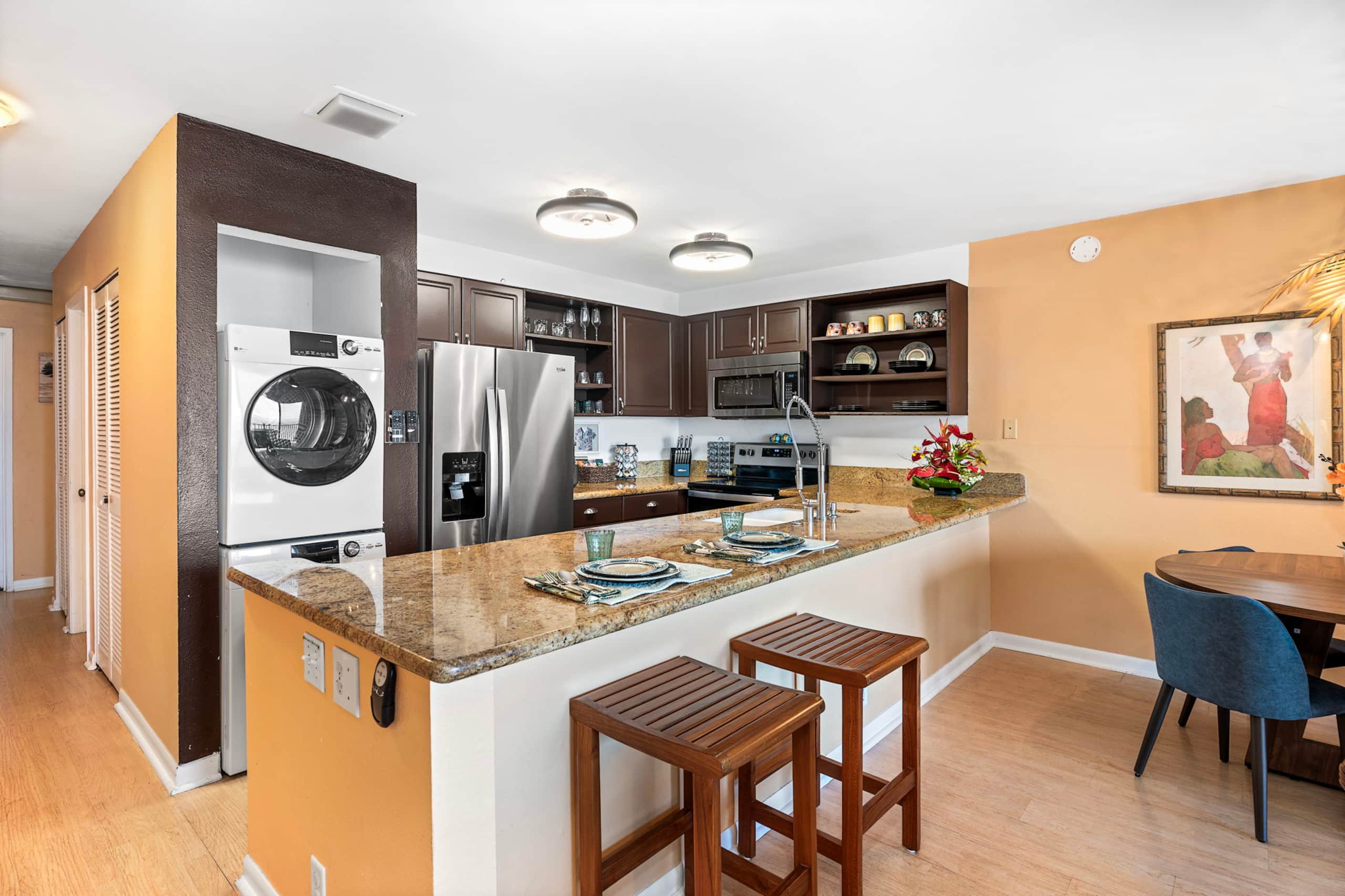 Condo in Kailua-Kona · ★4.88 · 2 bedrooms · 2 beds · 2 baths - Image 4