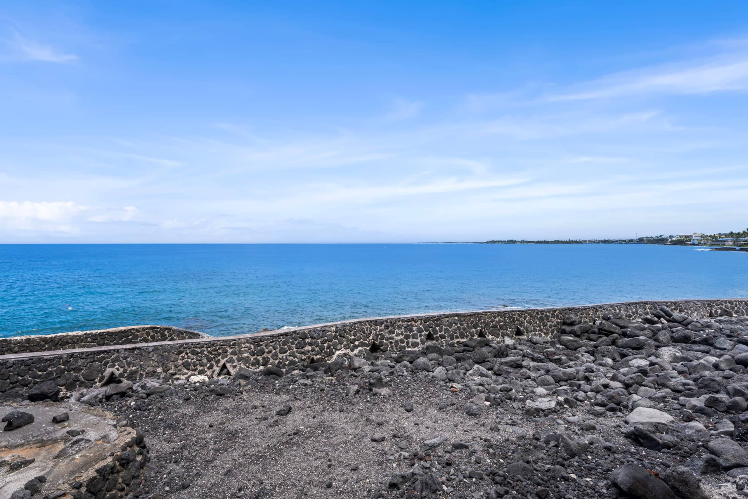 Condo in Kailua-Kona · ★4.88 · 2 bedrooms · 2 beds · 2 baths - Image 24