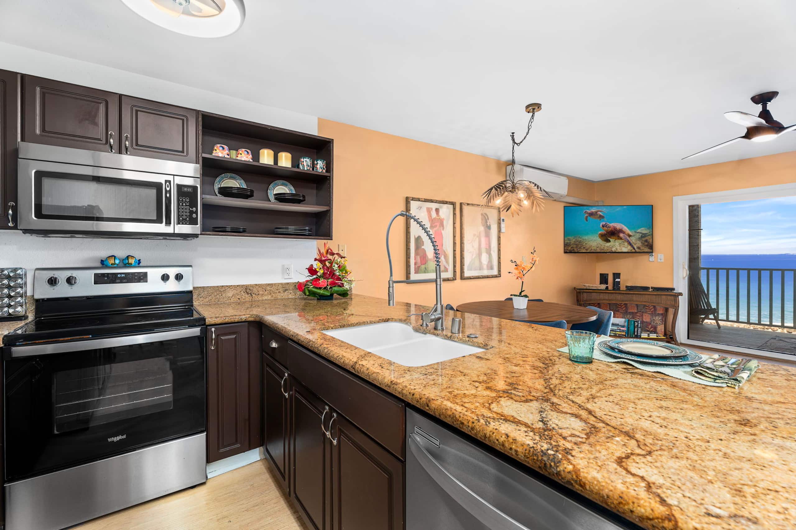 Condo in Kailua-Kona · ★4.88 · 2 bedrooms · 2 beds · 2 baths - Image 6