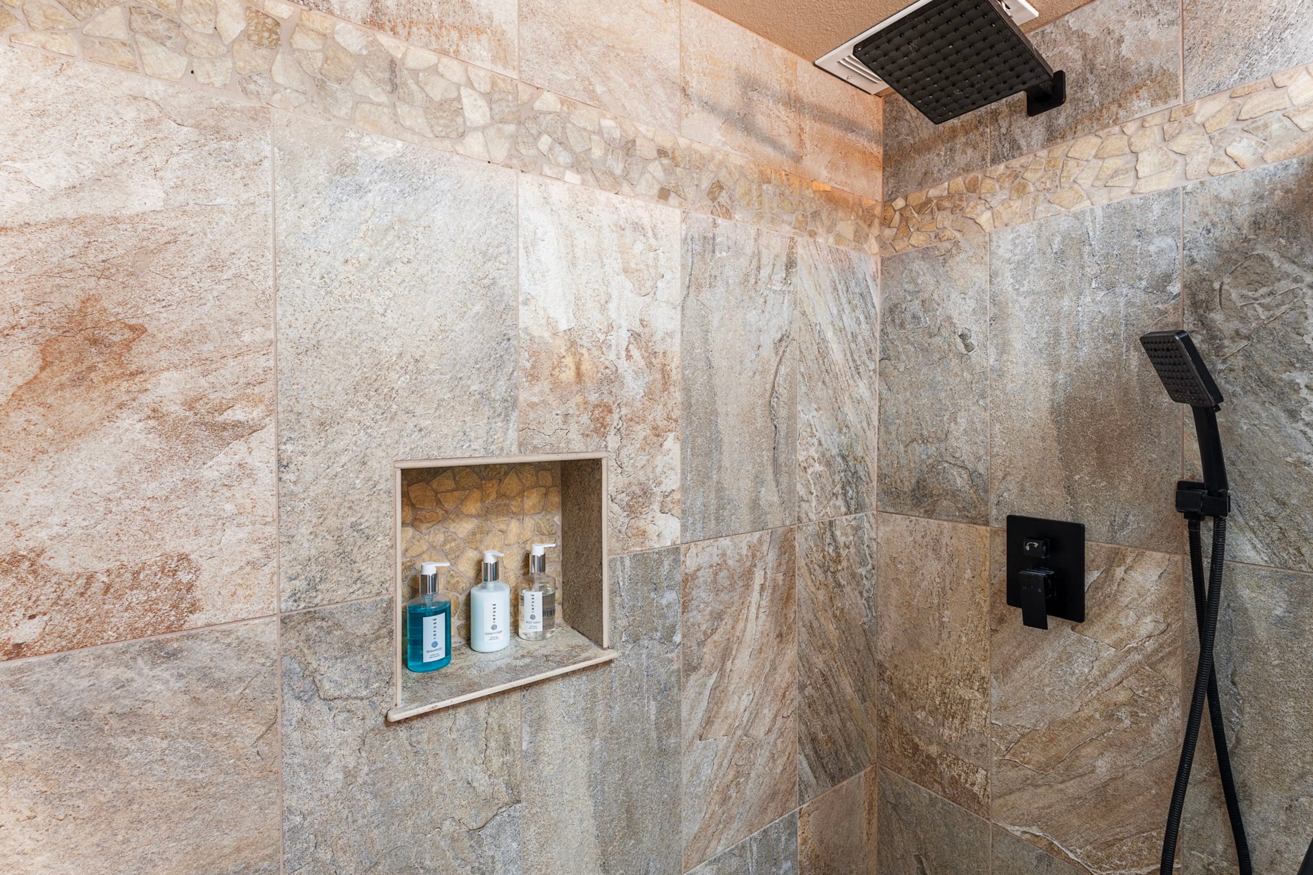 Condo in Kailua-Kona · ★4.88 · 2 bedrooms · 2 beds · 2 baths - Image 20