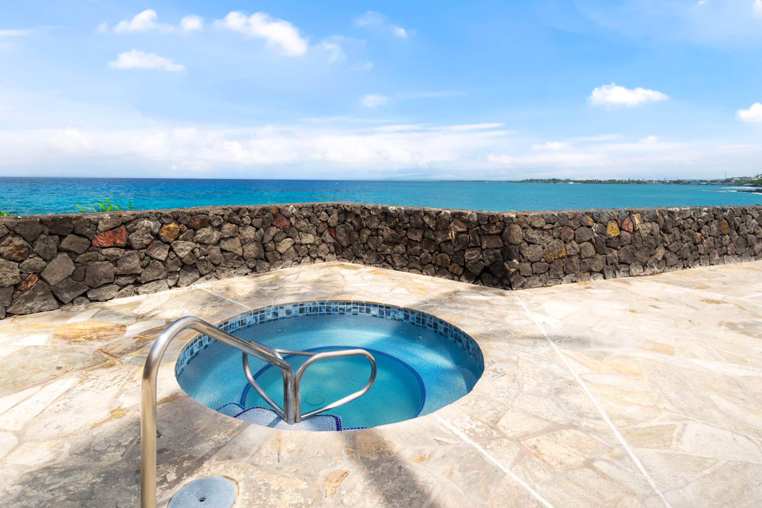 Condo in Kailua-Kona · ★4.88 · 2 bedrooms · 2 beds · 2 baths - Image 50