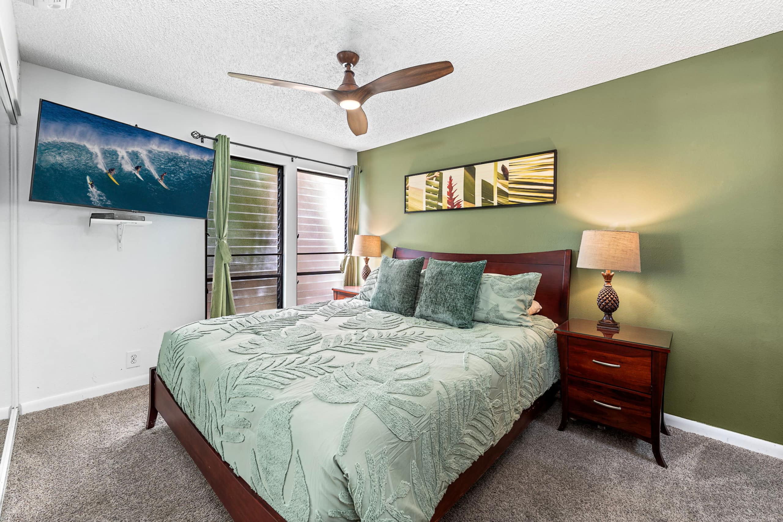 Condo in Kailua-Kona · ★4.88 · 2 bedrooms · 2 beds · 2 baths - Image 14