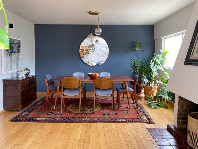 Stunning and Spacious in the Heart of Cibeles! gallery image 2