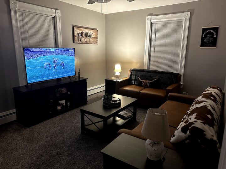 Cozy 2-bedroom Near Hospitals - Manchester, NH