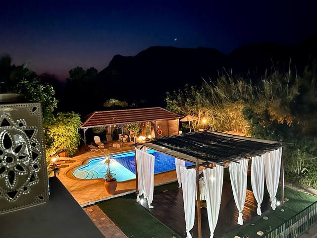 Big private pool ★Close to the beach★ Sea view gallery image 2