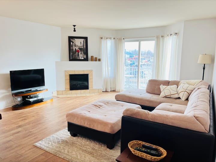 49-logement Bien Situé à Laval - Dorval