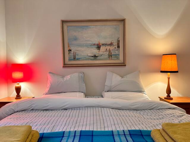 IdleWild – secluded cosy beachfront escape gallery image 5