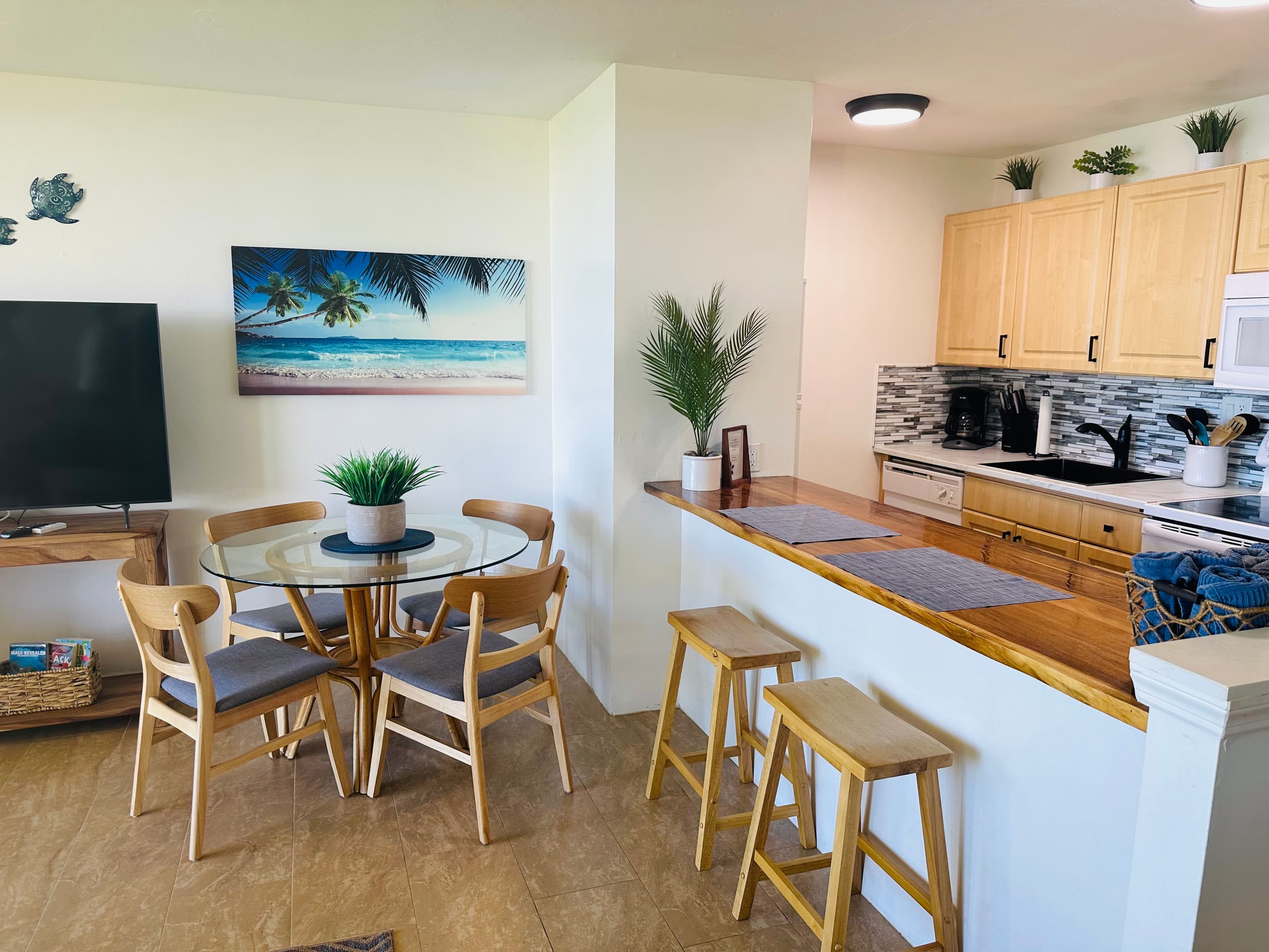 Condo in Kihei · ★4.84 · 1 bedroom · 2 beds · 1 private bath - Image 3