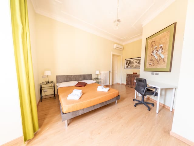 Lovely 4-bedroom apartment 30m SanGiovanni metro gallery image 5