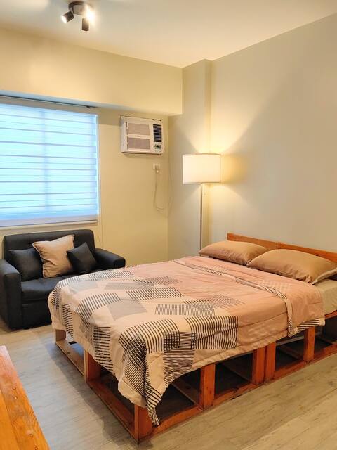 Minimalist Scandi Unit w/ Netflix & 50Mbps Net