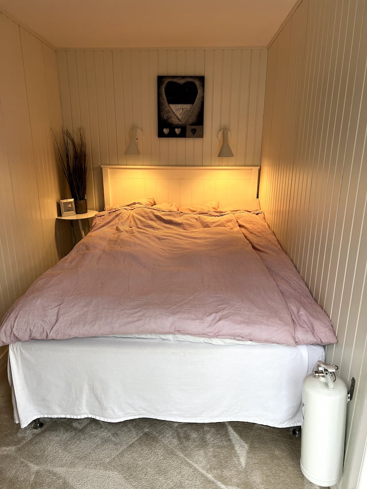Cama doble de 140 cm