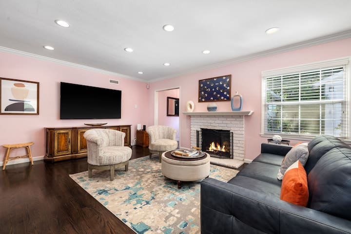 4 Bd/Sleep 9/DTLA/Universal/DisneyLand/RoseBowl