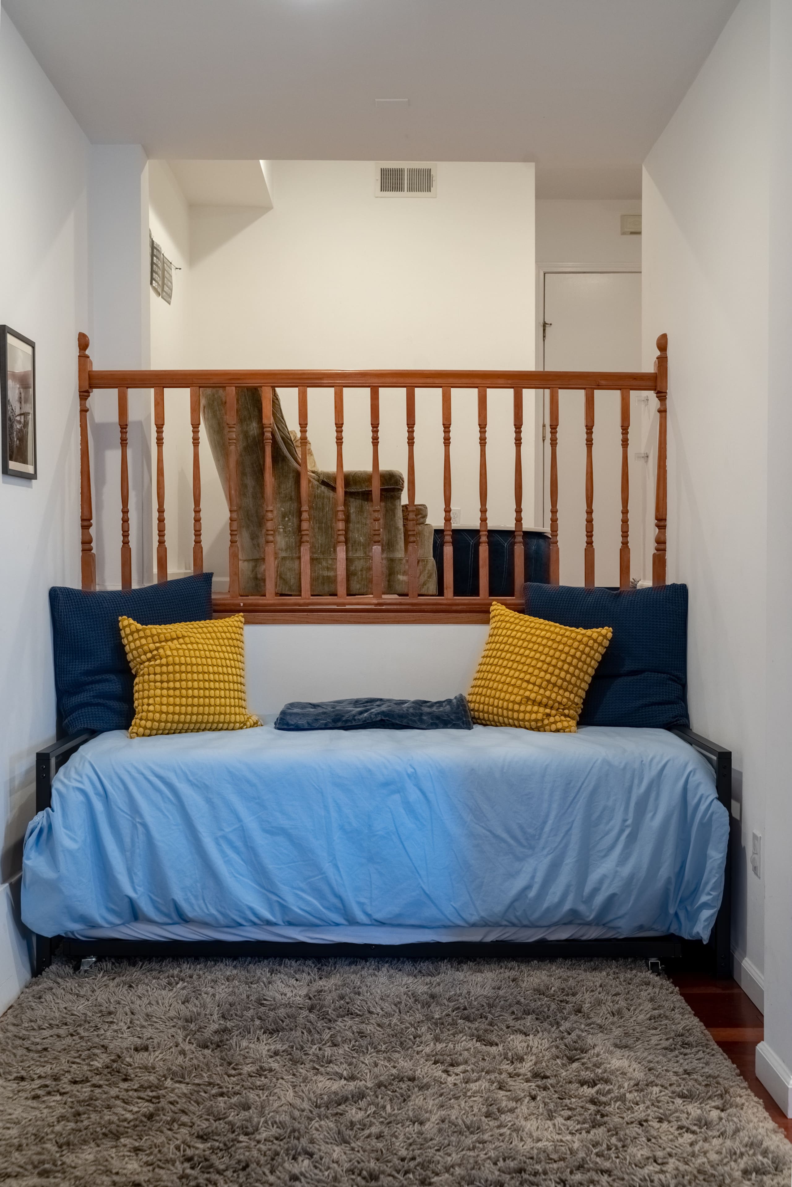 Lush 1-bedroom suite with free garage parking - Image 6