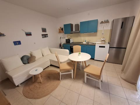Popular Airbnb listing: Little house "Kućica" in Grad Rab