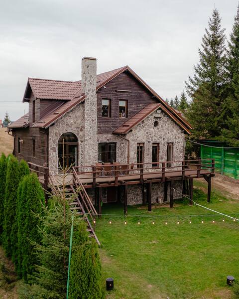 The Mountain Dream Lodge 
Belis